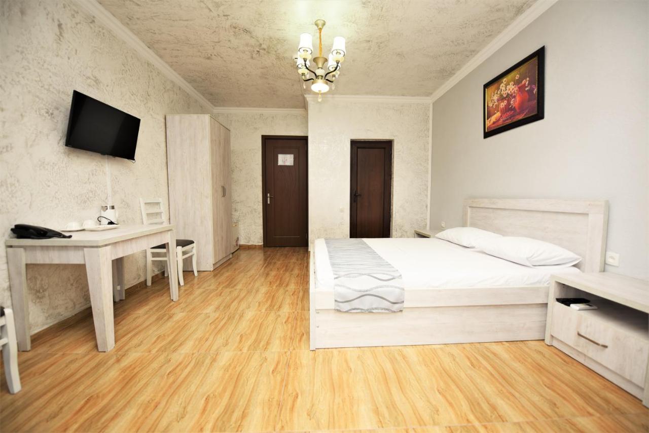 Kazbegi Hotel Batumi Exterior foto